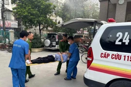 Buồn chán chuyện gia đình, cụ ông 78 tuổi lên cầu Nhật Tân định tự tử