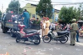 Hai xe máy đối đầu, một người tử vong