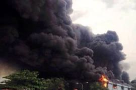 Vụ cháy ở công ty đệm Vạn Thành: Khói đen phủ kín bầu trời Củ Chi