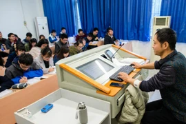 Thầy giáo giàu nghị lực