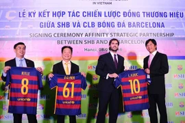 "Bầu" Hiển chi đậm mời Barca