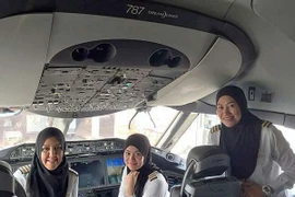 Phi hành đoàn toàn nữ