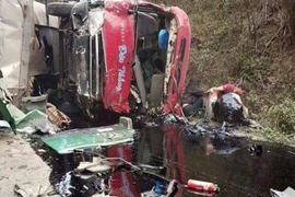 Cận cảnh vụ hiện trường tai nạn thảm khốc trên QL6, nhiều người chết