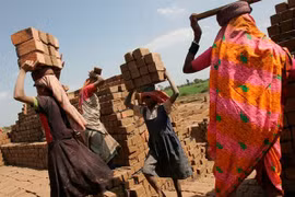 Ấn Độ: Nhức nhối nạn "gạch máu"