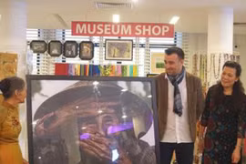 Tặng ảnh cho "Bà cụ đẹp nhất thế giới"