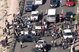 Mỹ: Chặn đường cao tốc, biểu tình chống ông Donald Trump