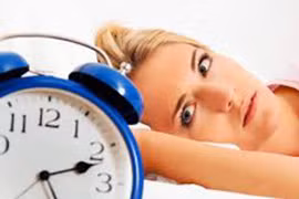 Ngủ quá ít, quá nhiều đều hại tim