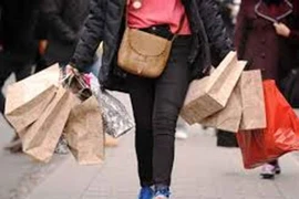 Tưởng trúng số, tiêu xài thả ga