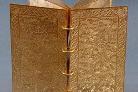 Trưng bày bảo vật triều Nguyễn