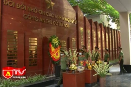 Cụm thi đua số 6 CATP Hà Nội dâng hương tưởng nhớ các Anh hùng liệt sỹ Công an Thủ đô