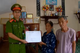 Trao trả 300 triệu đồng cho thương binh bị lừa mua "Bạch quả" 