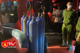Kiểm tra thu giữ số lượng lớn bình khí cười tại các quán bar