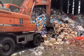 Tiêu hủy gần 8 tấn mỹ phẩm nhập lậu, không đảm bảo điều kiện lưu thông trên thị trường