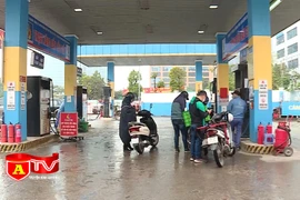 Chính thức giảm kịch khung thuế bảo vệ môi trường với xăng dầu từ ngày 11-7-2022