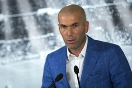 Real "đánh bạc" với Zidane