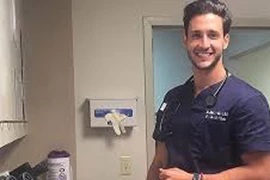 Đấu giá cuộc hẹn hò làm từ thiện