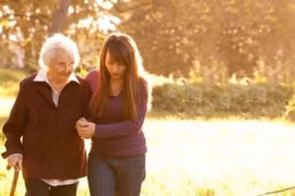 Thừa vitamin D, người già dễ bị té ngã