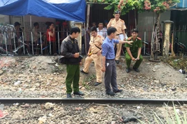 Đi mua thuốc hút, bị tàu hỏa tông tử vong