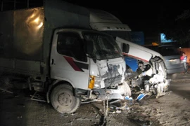 Cảnh tai nạn kinh hoàng trên quốc lộ 5 