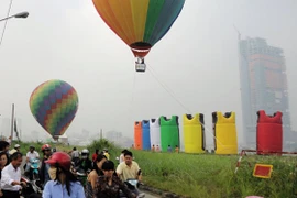 “Độc chiêu” dùng khinh khí cầu quảng bá thương hiệu