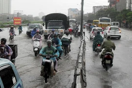 Hà Nội lại ngập nặng vì mưa