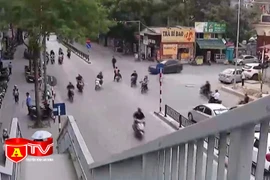 Xử lý những trường hợp ''phớt lờ'' cầu bộ hành, băng qua đường