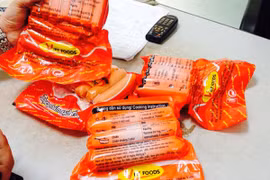 Kiểm định vụ thu giữ 2 tấn xúc xích: Các mẫu đều chứa chất gây ung thư