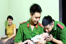 Hình ảnh Công an Thủ đô ngày càng sâu đậm trong lòng nhân dân