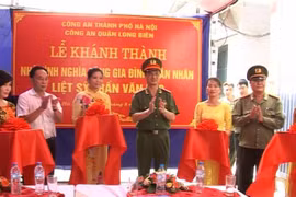 Khánh thành và trao nhà tình nghĩa cho các gia đình chính sách trong lực lượng CAND