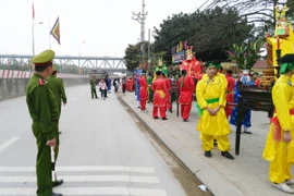 Sắc áo xanh trong mùa lễ hội phường Đông Ngạc, quận Bắc Từ Liêm, Hà Nội 