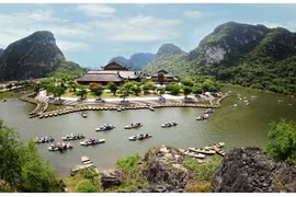 Đón bằng của UNESCO vinh danh quần thể danh thắng Tràng An