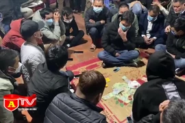 Triệt phá ổ nhóm đánh bạc chuyên nghiệp trong khu dân cư