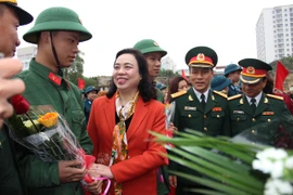 90 thanh niên quận Ba Đình lên đường nhập ngũ