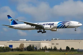 Máy bay EgyptAir hạ cánh khẩn vì đe dọa đánh bom