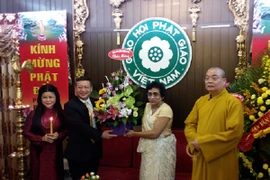 Triển lãm ảnh Phật giáo Sri Lanka tại Hà Nội: Niềm tin tâm linh kết nối con người 