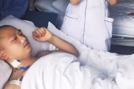 Đau bụng, nhập viện mới phát hiện có 4 quả thận