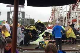 Scotland: Tàu lượn trật bánh, rơi xuống đất