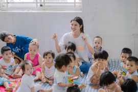 Nhan sắc "mặt mộc" của Á hậu Phương Nhi