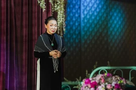 NSND Bạch Tuyết vào vai Bạch Tuyết trong phim chiếu rạp