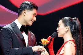 Lệ Quyên thăng hoa trong đêm nhạc có 4.000 khán giả, công khai tình yêu đẹp với Lâm Bảo Châu