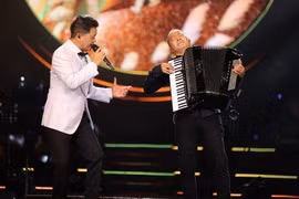 NSƯT Đăng Dương "trẻ hóa" nhạc đỏ trong liveshow "Tổ quốc gọi tên mình"