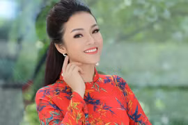 Ca sĩ Tân Nhàn tự hào vì "có thể sống thảnh thơi bằng nghề"