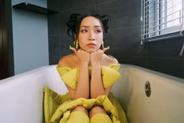 Mỹ Anh trình diễn tại kênh âm nhạc nổi tiếng thế giới