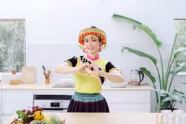 Ca sĩ Trang Nhung tái xuất với ca khúc về tình nghĩa vợ chồng
