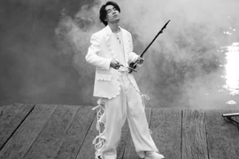 K-ICM đổi nghệ danh, ra MV kết hợp cùng Đồng Lan, khoe bạn gái 