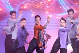 Thí sinh "Hoa hậu Hoàn vũ Việt Nam 2023" trổ tài làm gốm, DJ, thiết kế 