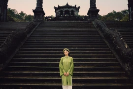 Hoa hậu Thùy Tiên tôn vinh vẻ đẹp của cổ phục Việt Nam