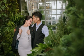 Khánh Thi lưu lại những khoảnh khắc ngọt ngào khi mang bầu lần 3