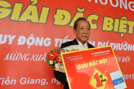 Agribank trao giải thưởng trị giá 1 tỷ đồng cho khách hàng