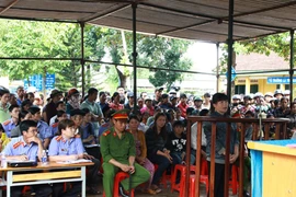 Tuyên phạt 9 tháng tù giam cho mẹ kế bạo hành con chồng